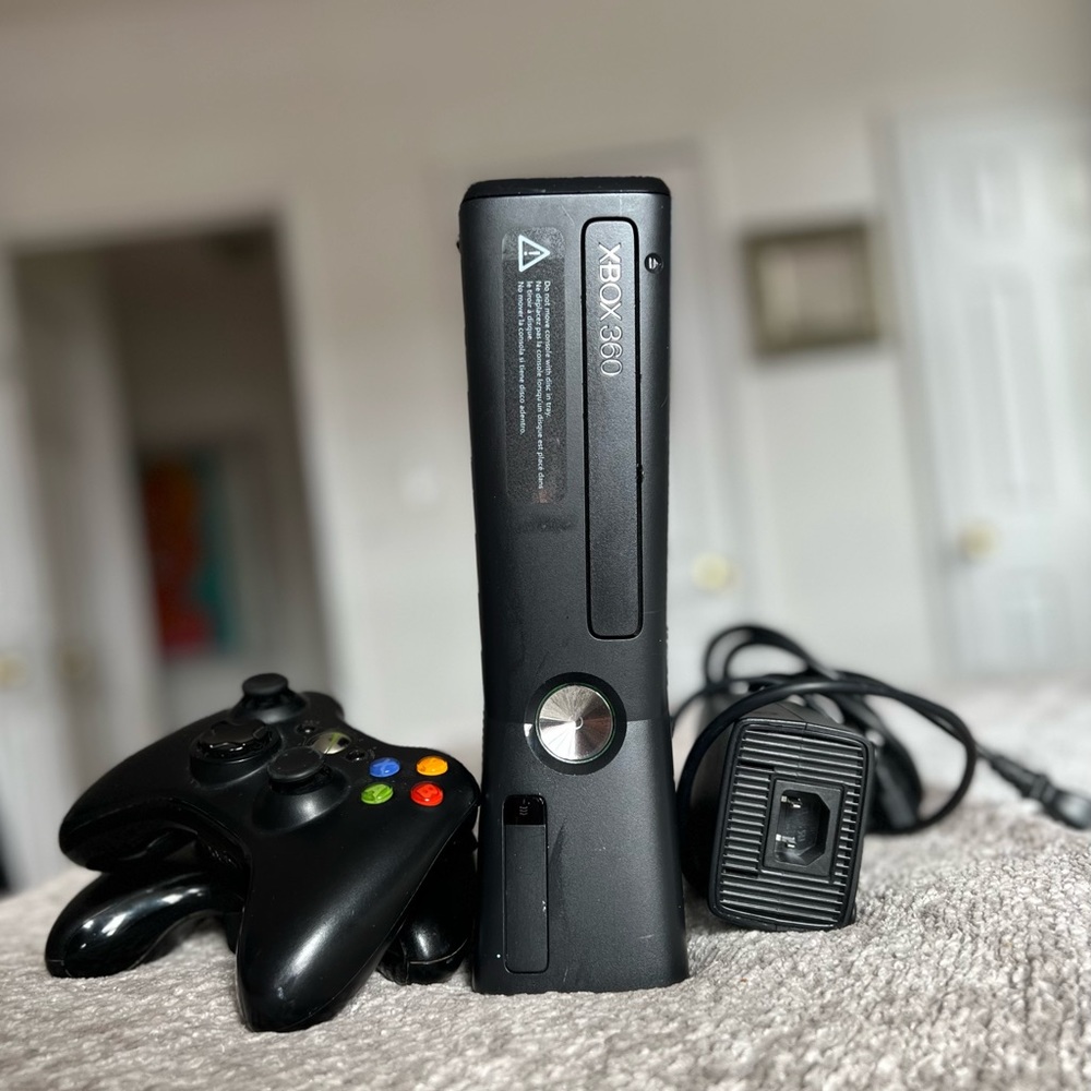 Microsoft Xbox 360 S Console - Model 1439